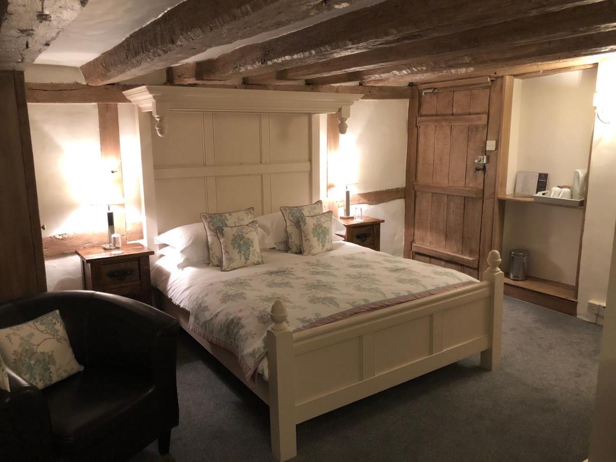 Random Hall Hotel 4*